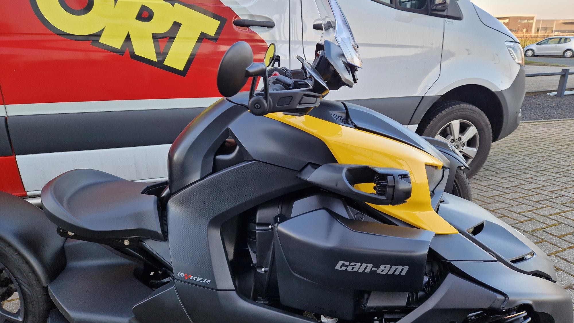 CAN-AM - RYKER 900