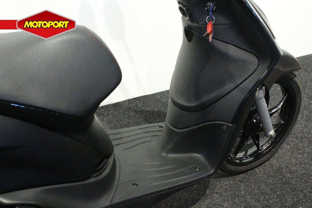 PIAGGIO - LIBERTY 125 S