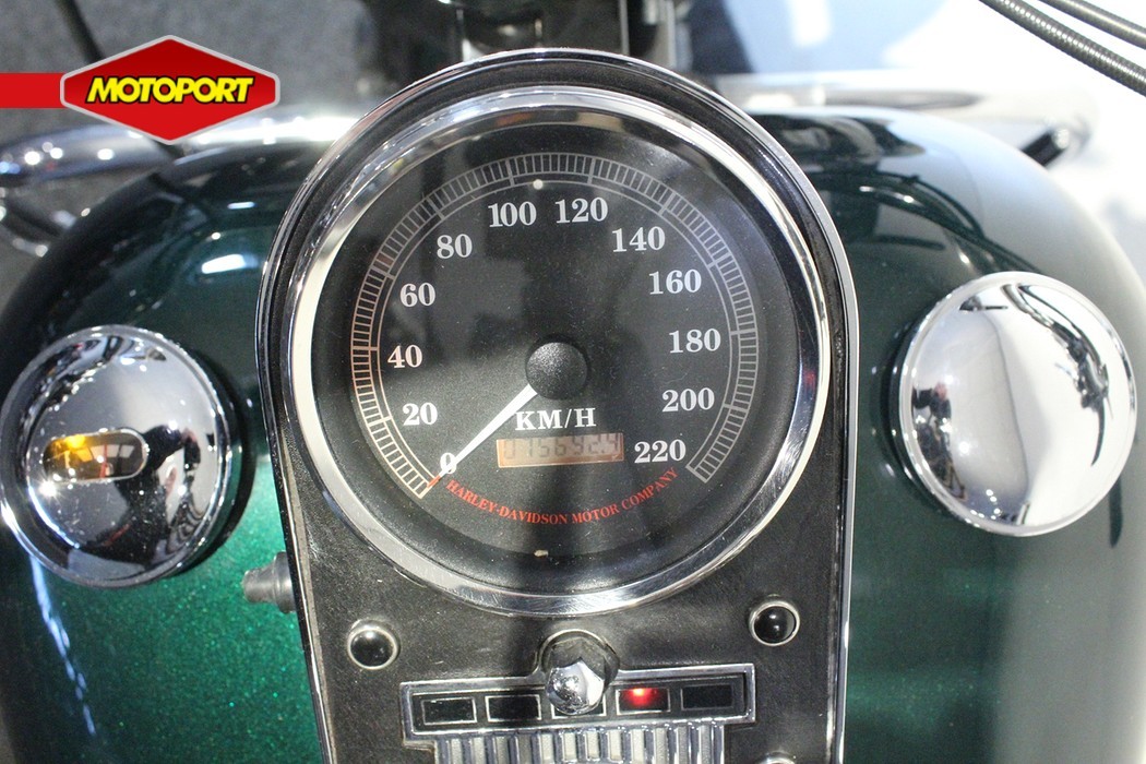 HARLEY-DAVIDSON - ROAD KING CLASSIC