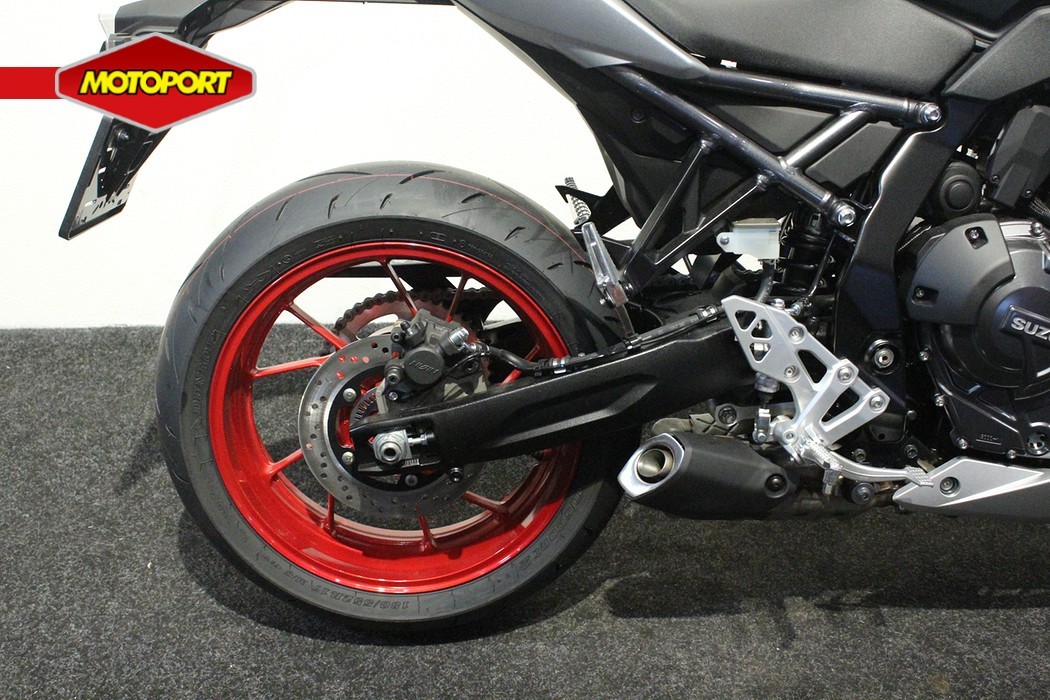 SUZUKI - GSX-8R