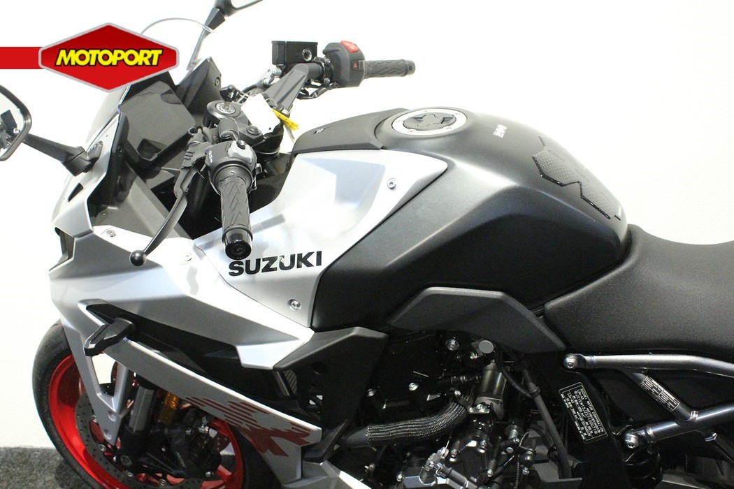 SUZUKI - GSX-8R
