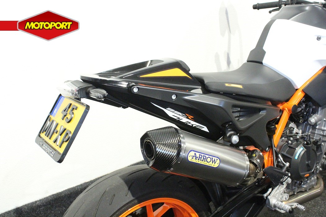 KTM - 890 DUKE R