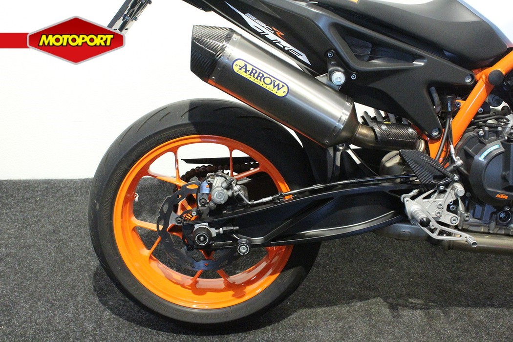 KTM - 890 DUKE R