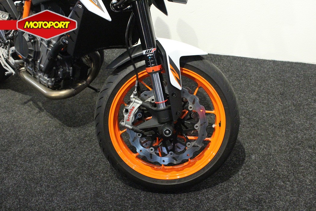 KTM - 890 DUKE R