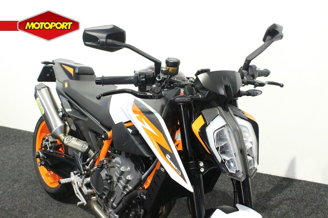 KTM - 890 DUKE R