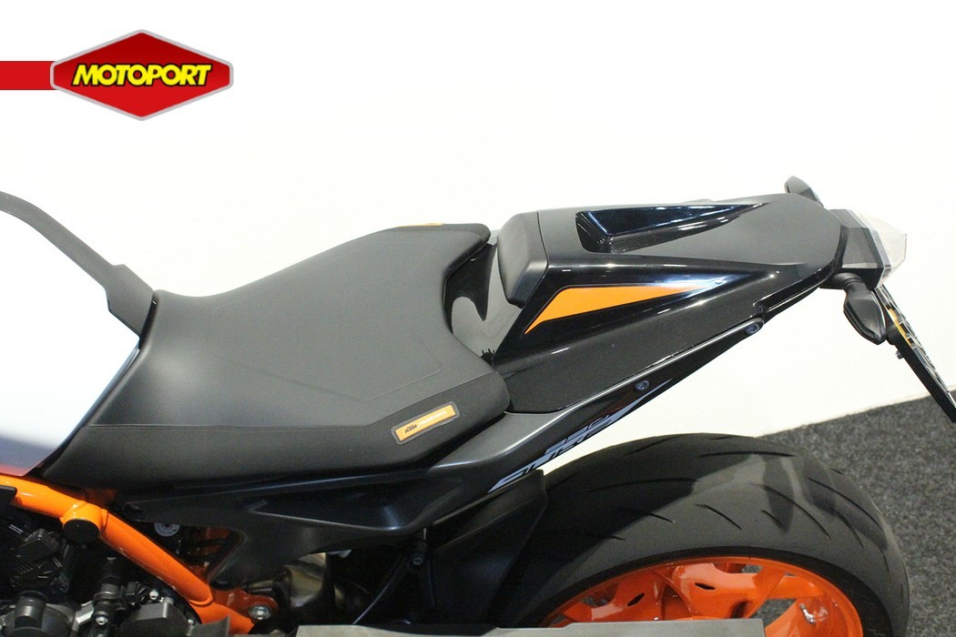 KTM - 890 DUKE R