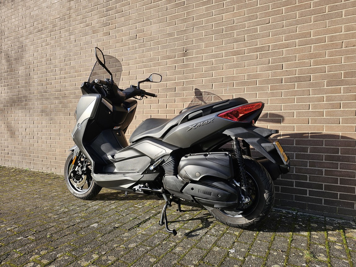 YAMAHA X MAX 400