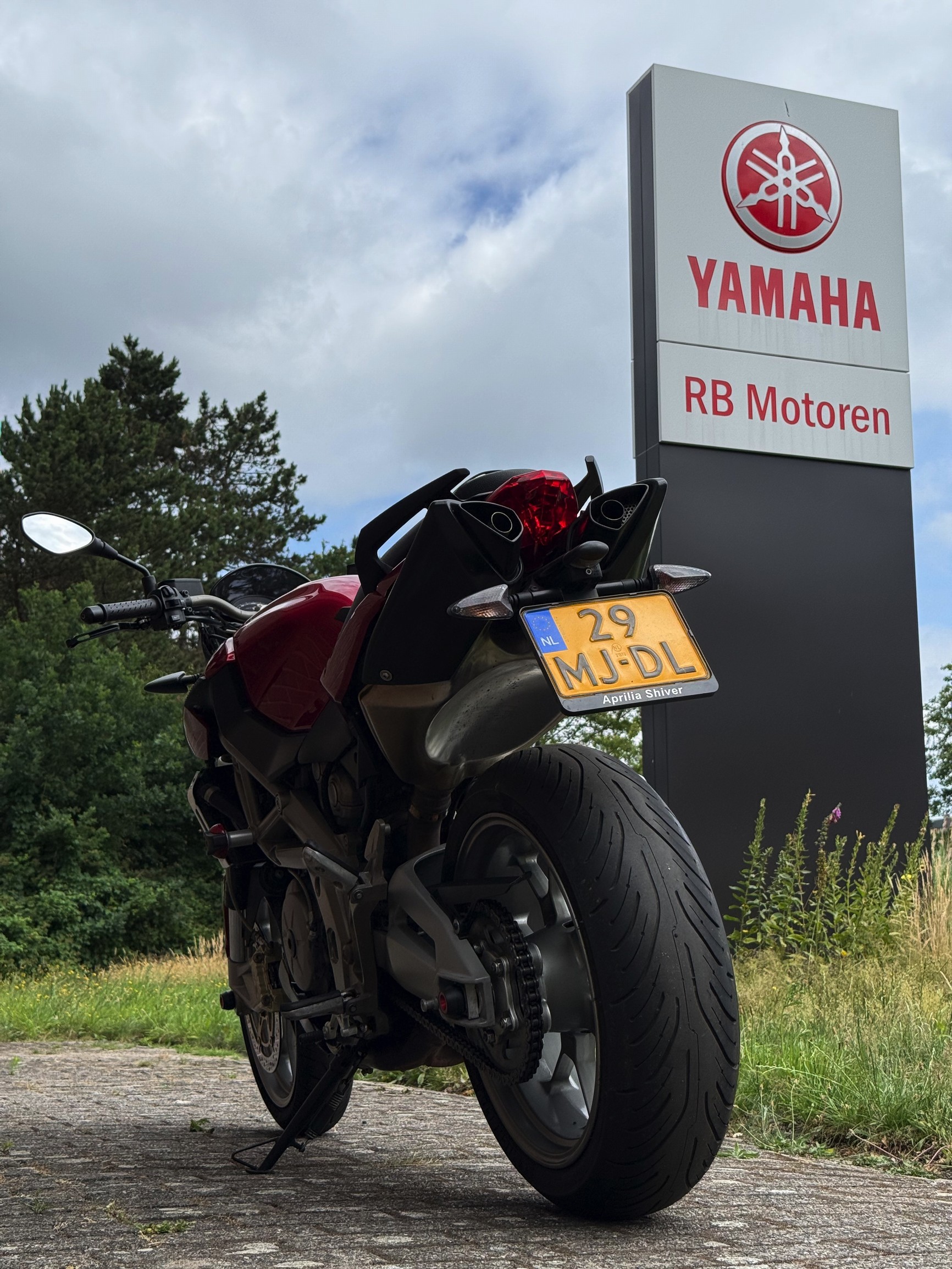 APRILIA Shiver 750