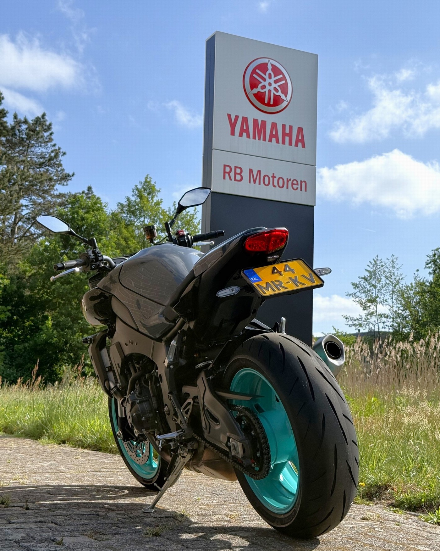 YAMAHA MT 10