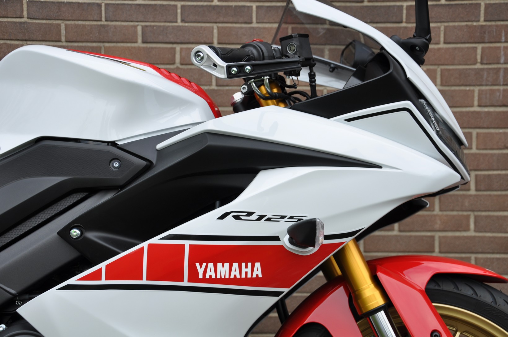 YAMAHA YZF R125 Anniversary