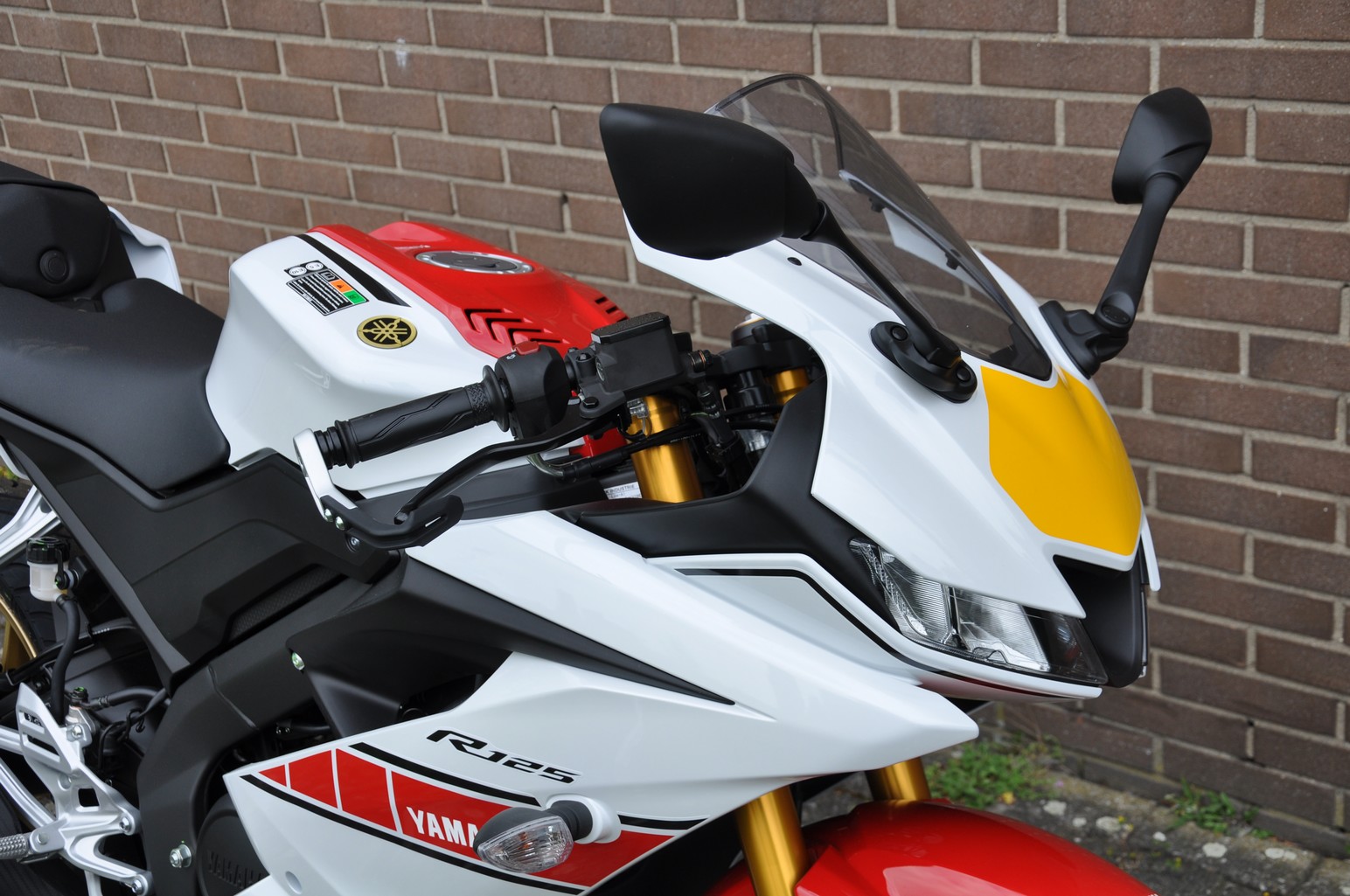 YAMAHA YZF R125 Anniversary