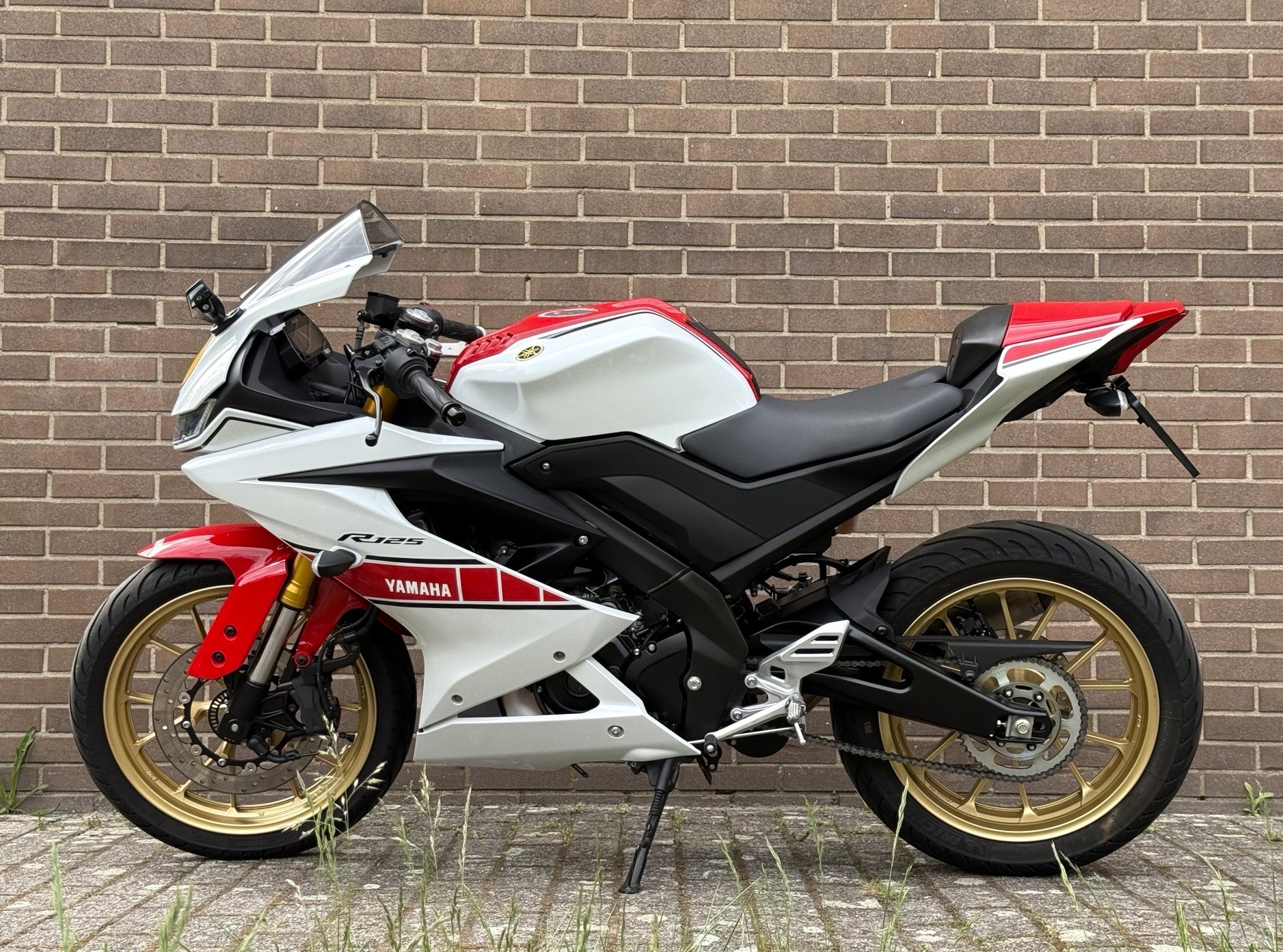 YAMAHA YZF R125 Anniversary