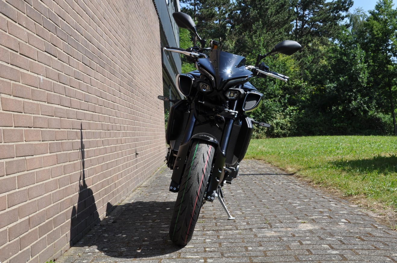 YAMAHA - MT 10