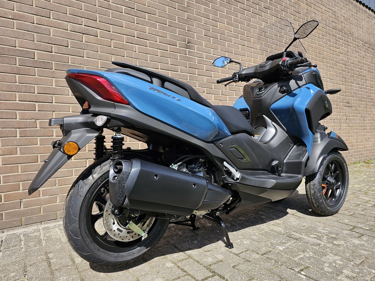 YAMAHA Tricity 300