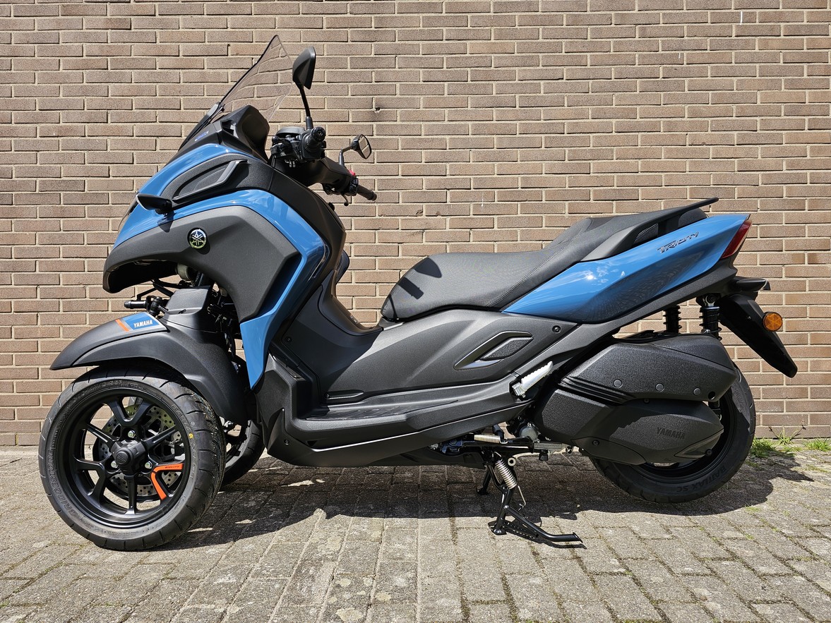 YAMAHA Tricity 300