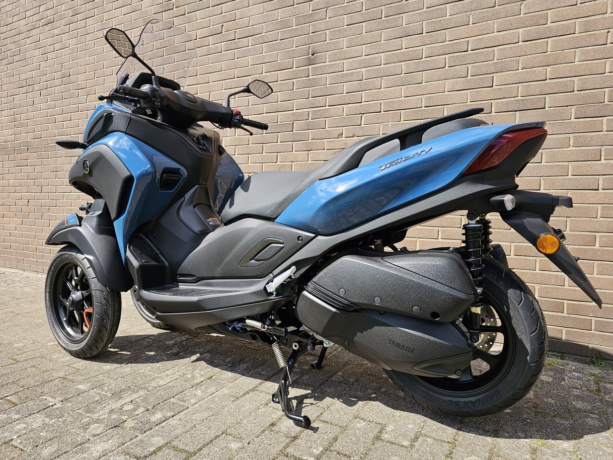 YAMAHA Tricity 300