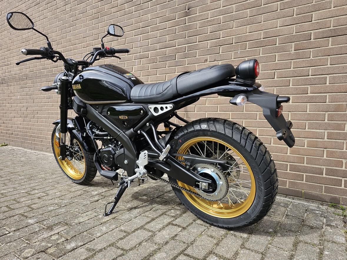 YAMAHA XSR 125 Legacy