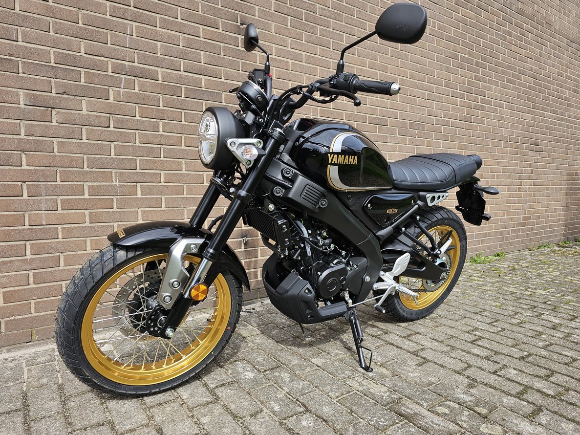 YAMAHA XSR 125 Legacy