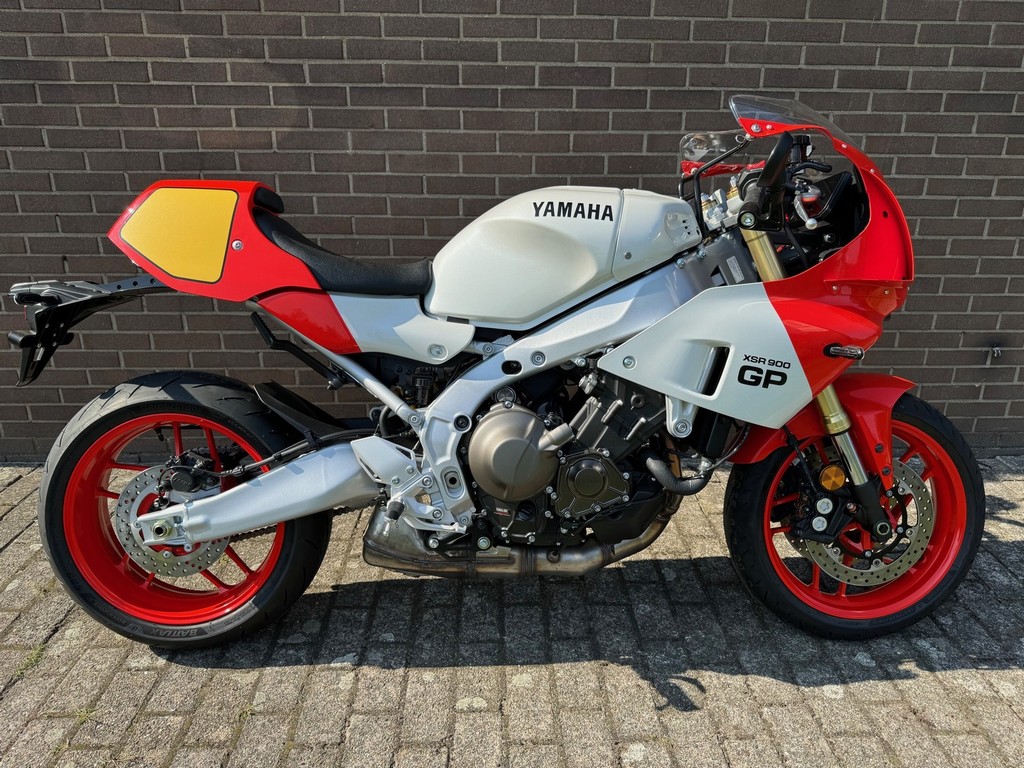 YAMAHA XSR 900 GP