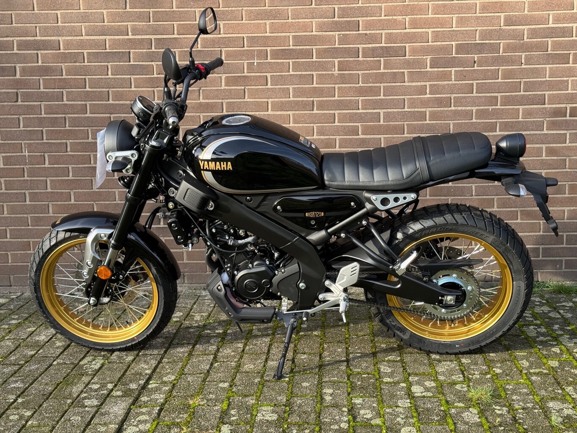 YAMAHA XSR 125 Legacy