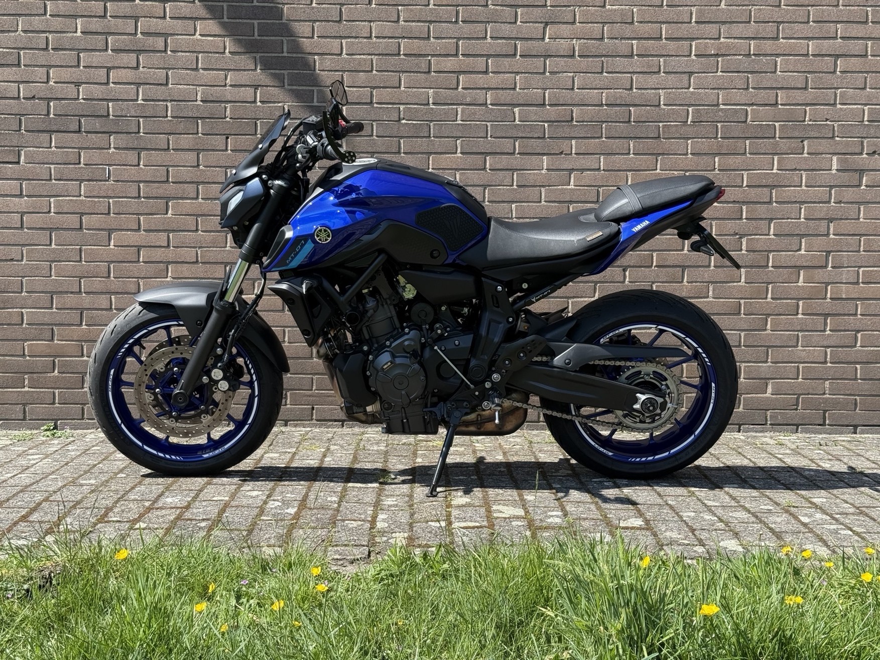 YAMAHA MT 07 MT07 2022 - Met Slechts