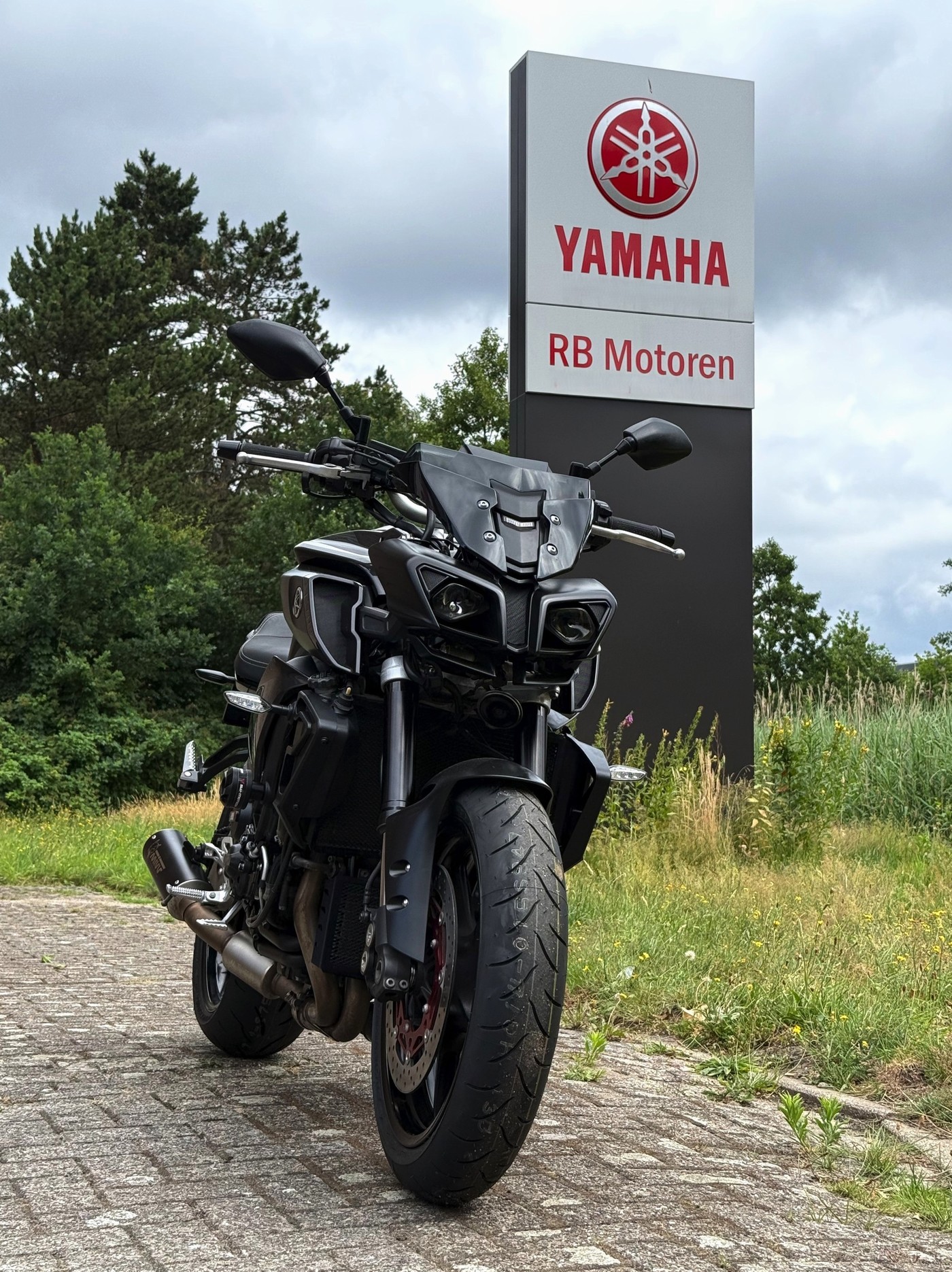 YAMAHA MT 10