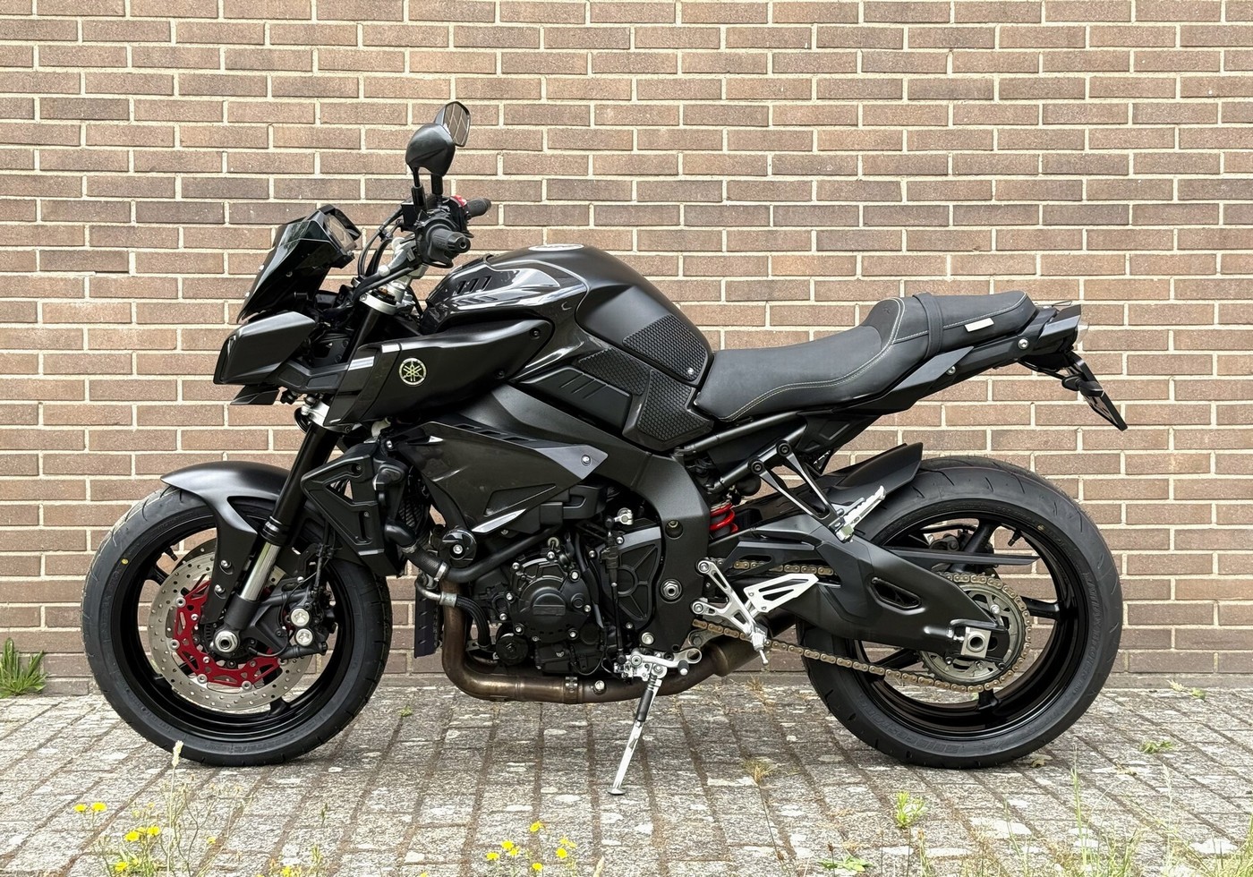 YAMAHA MT 10