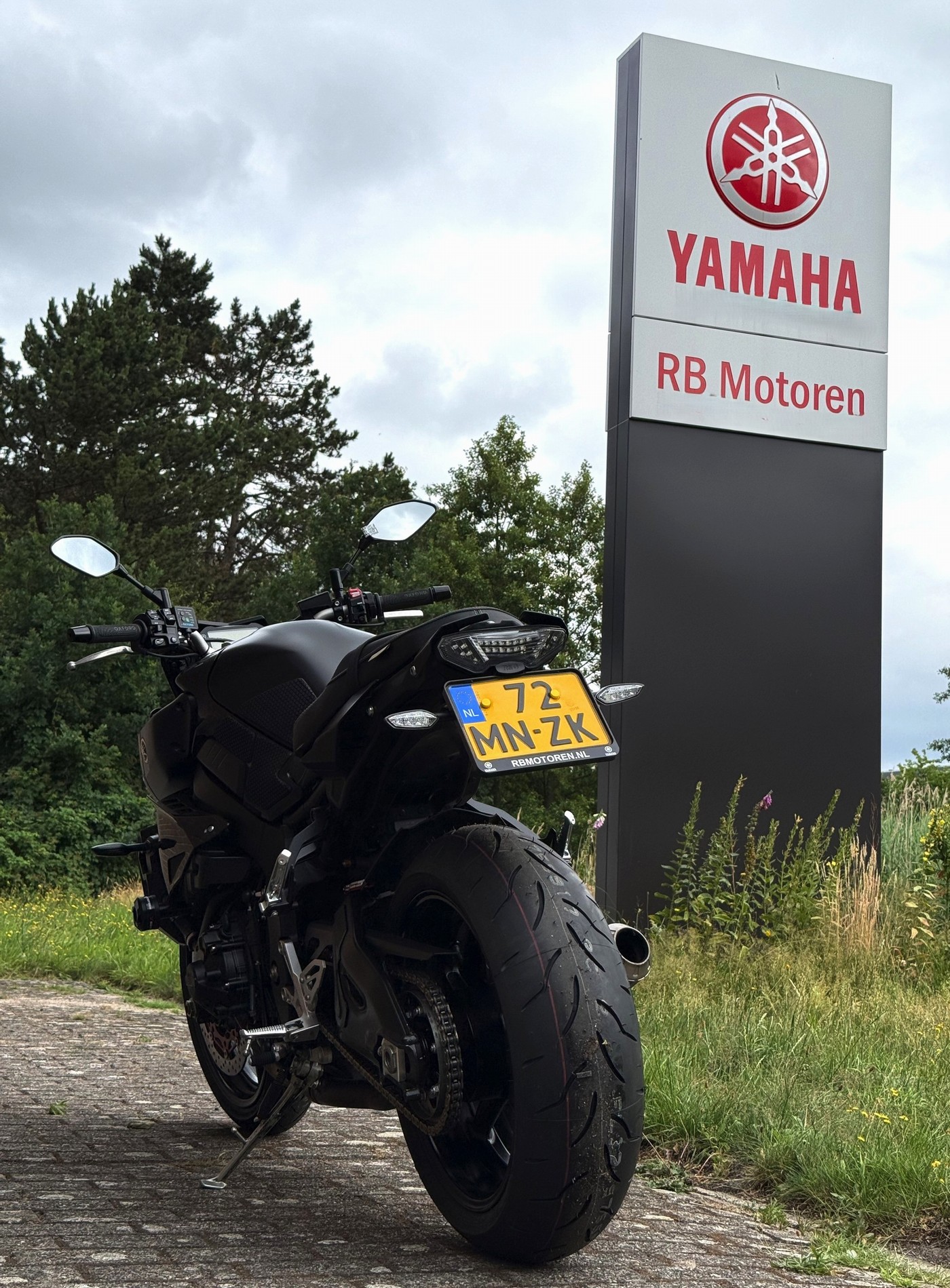 YAMAHA MT 10