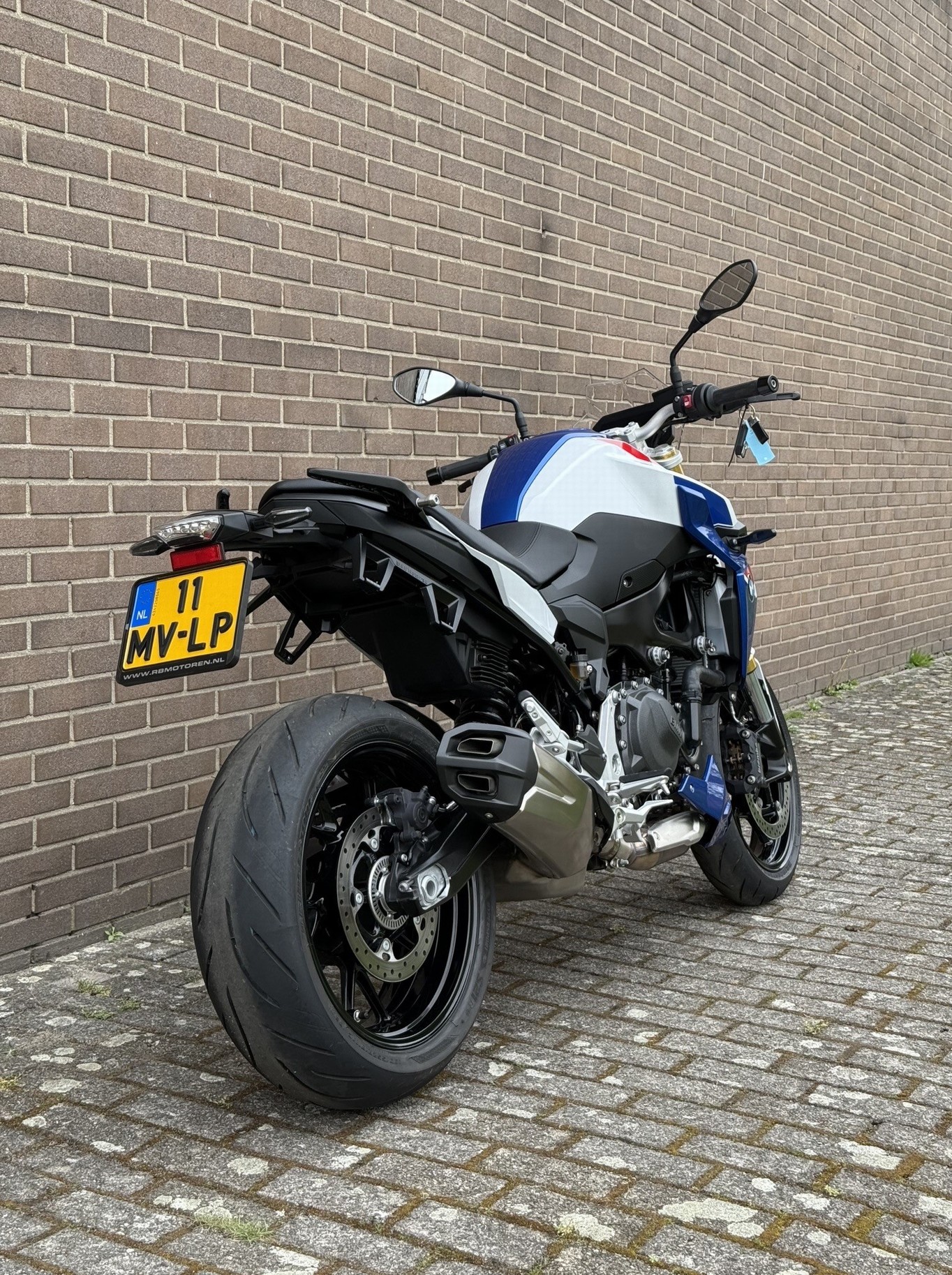 BMW F900R
