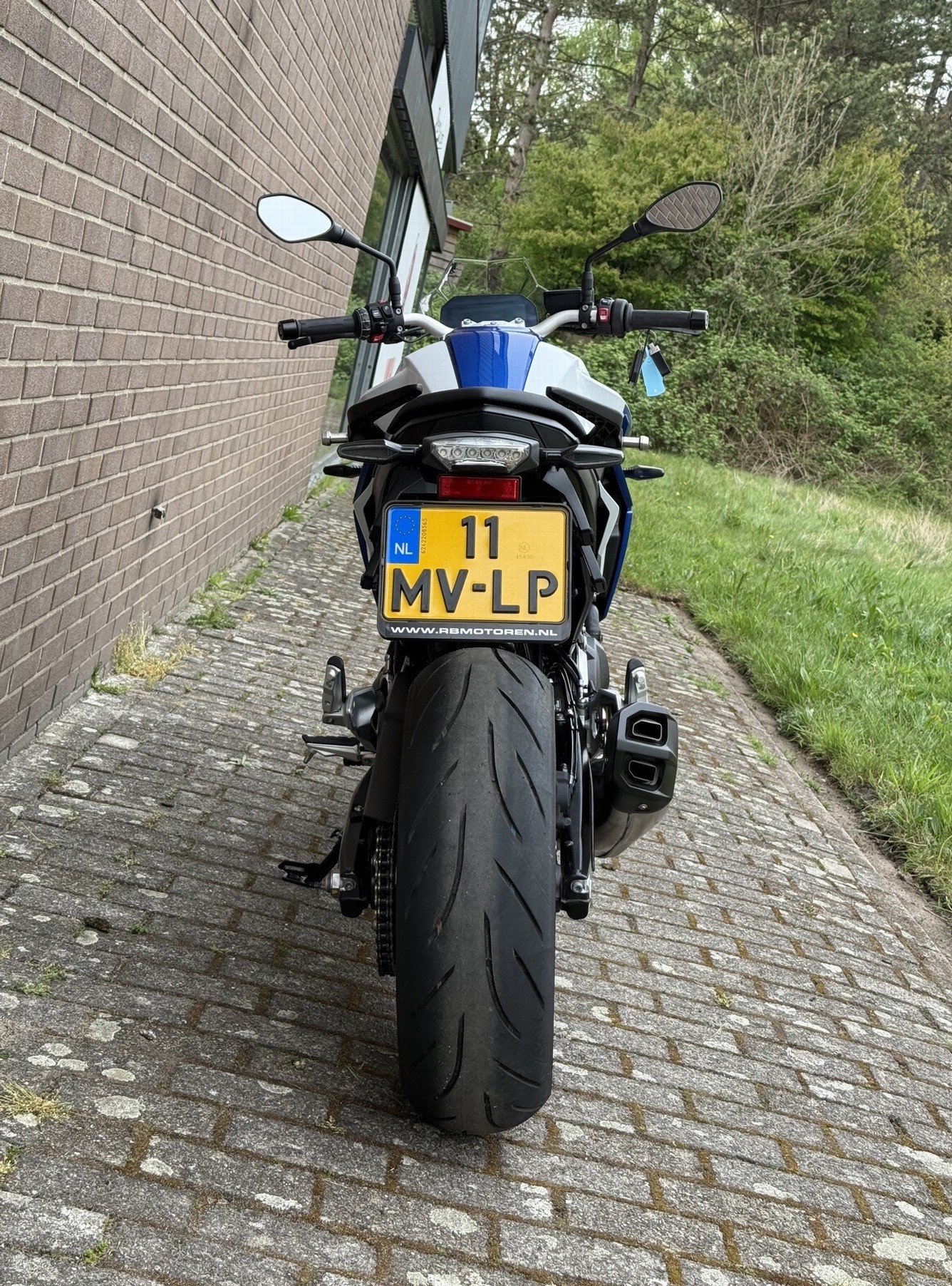BMW F900R