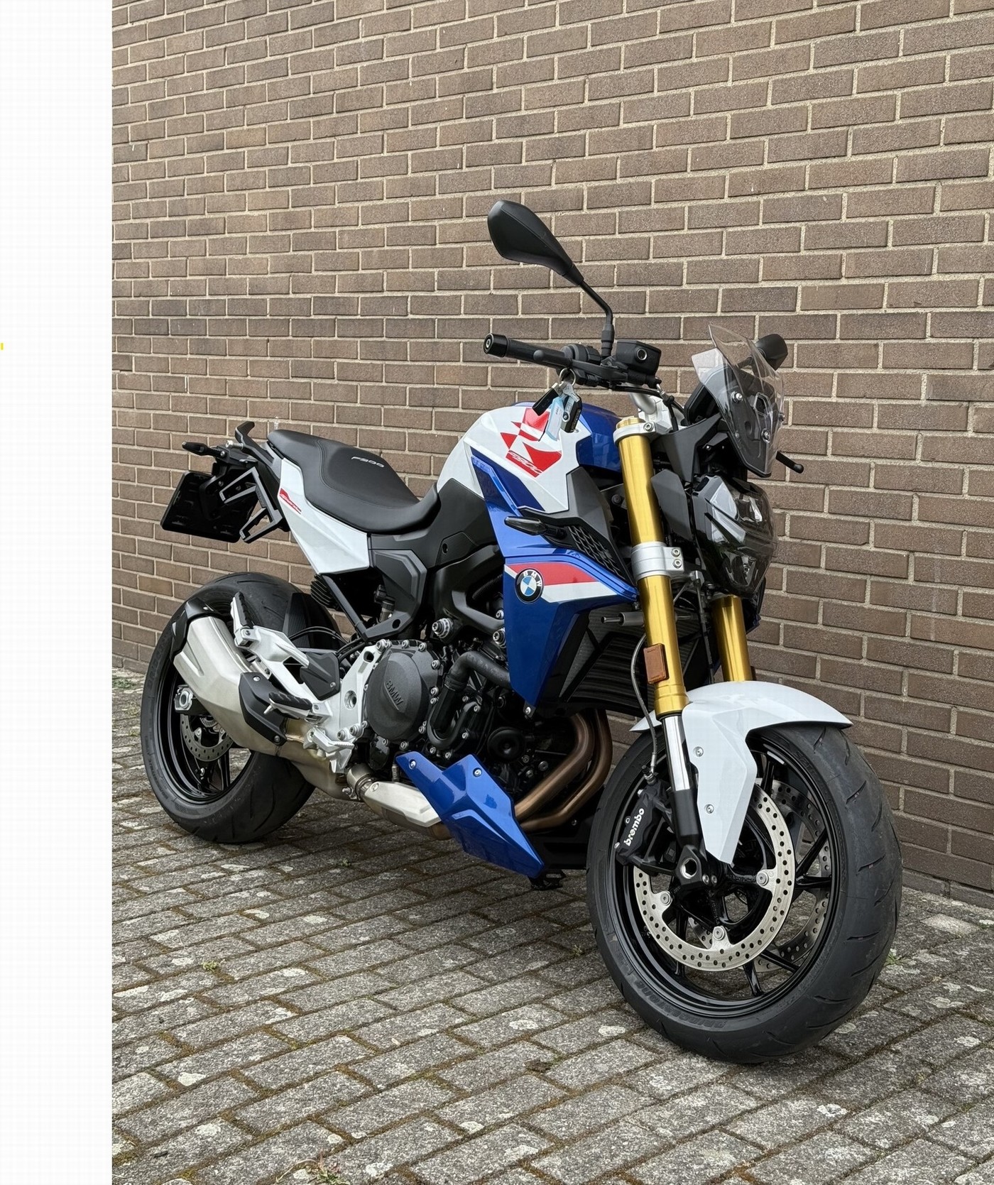 BMW F900R