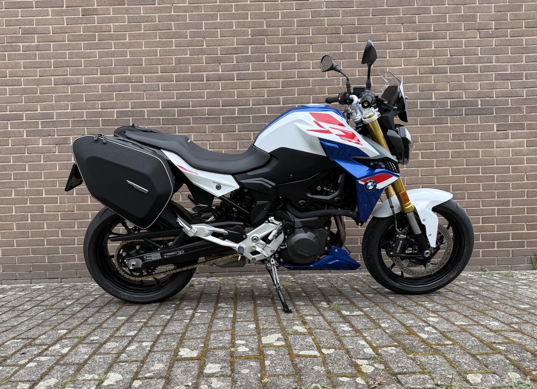 BMW F900R
