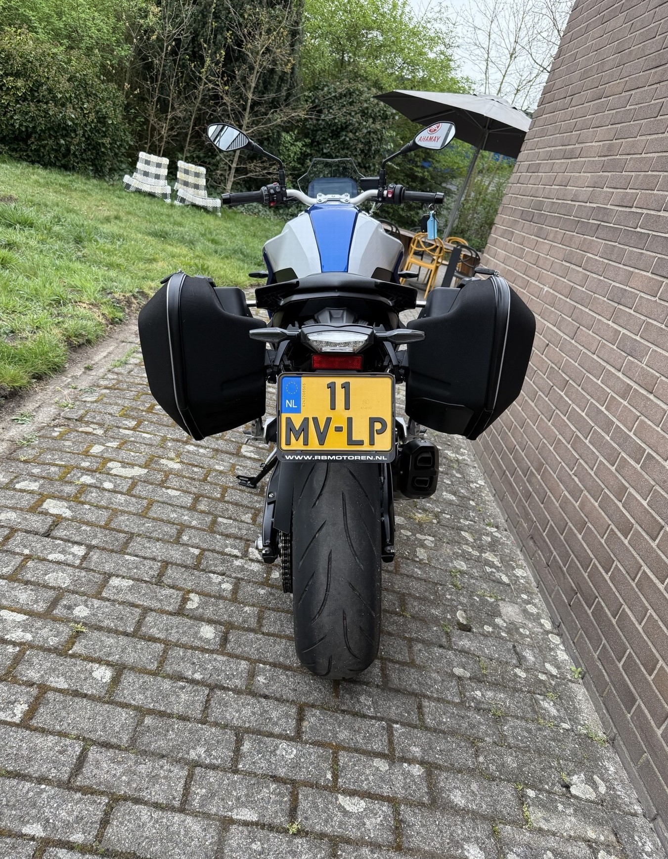 BMW F900R