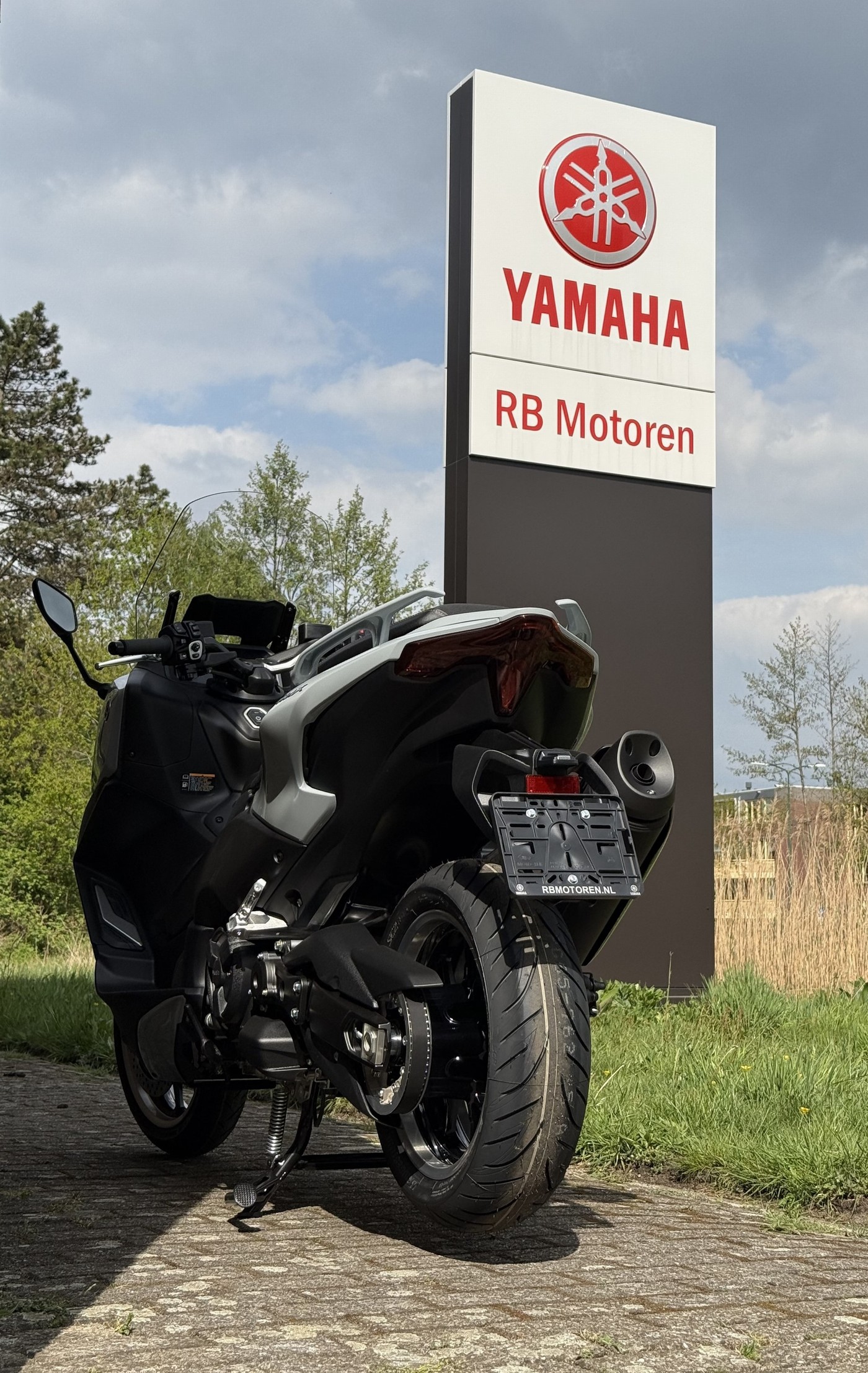 YAMAHA T-MAX XP 560 A Tech max