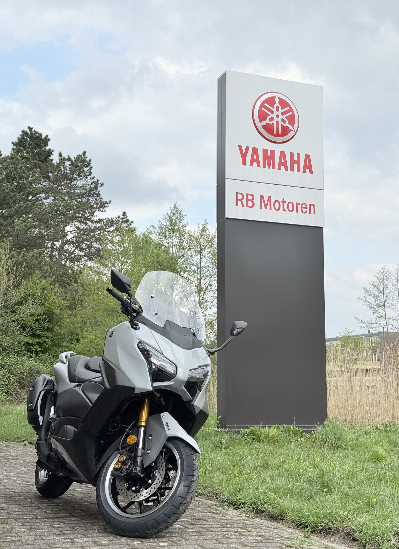 YAMAHA T-MAX XP 560 A Tech max