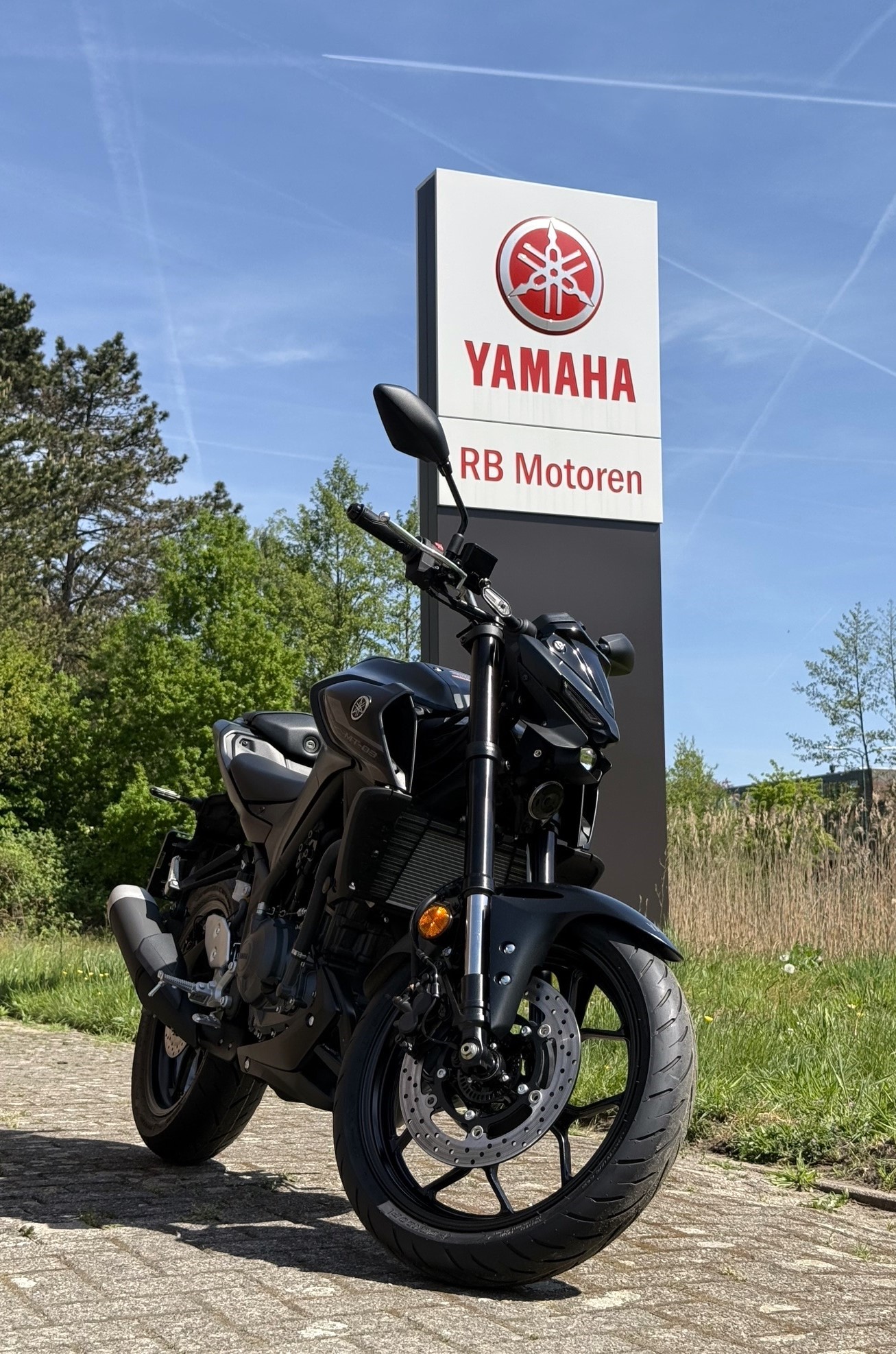 YAMAHA MT 03 Yamaha MT-03 2025 û Gloe
