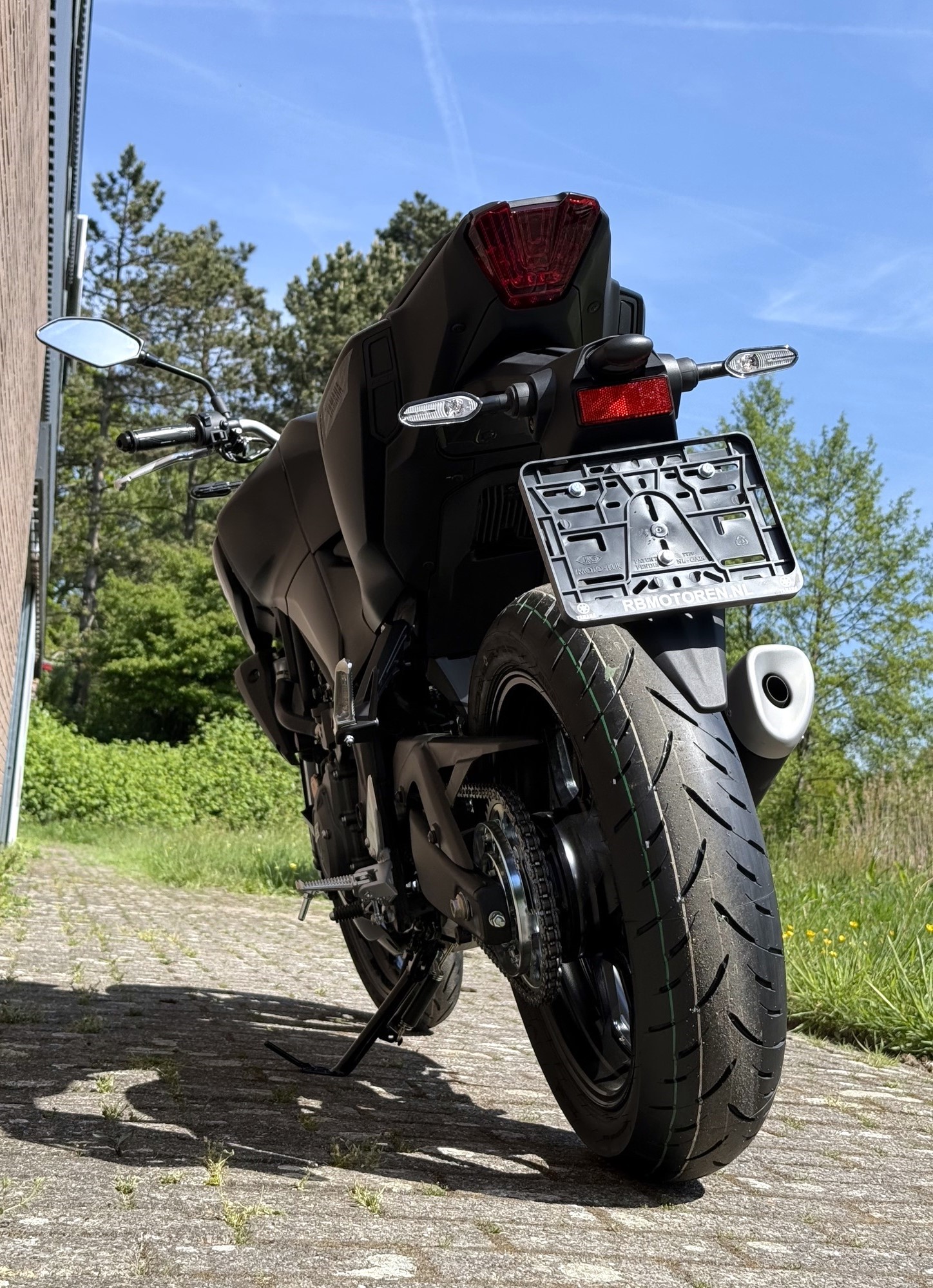 YAMAHA MT 03 Yamaha MT-03 2025 û Gloe