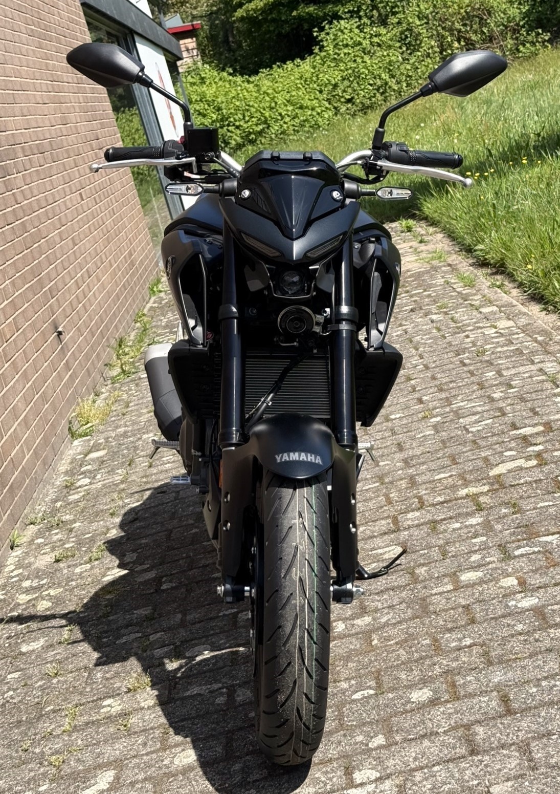 YAMAHA MT 03 Yamaha MT-03 2025 û Gloe