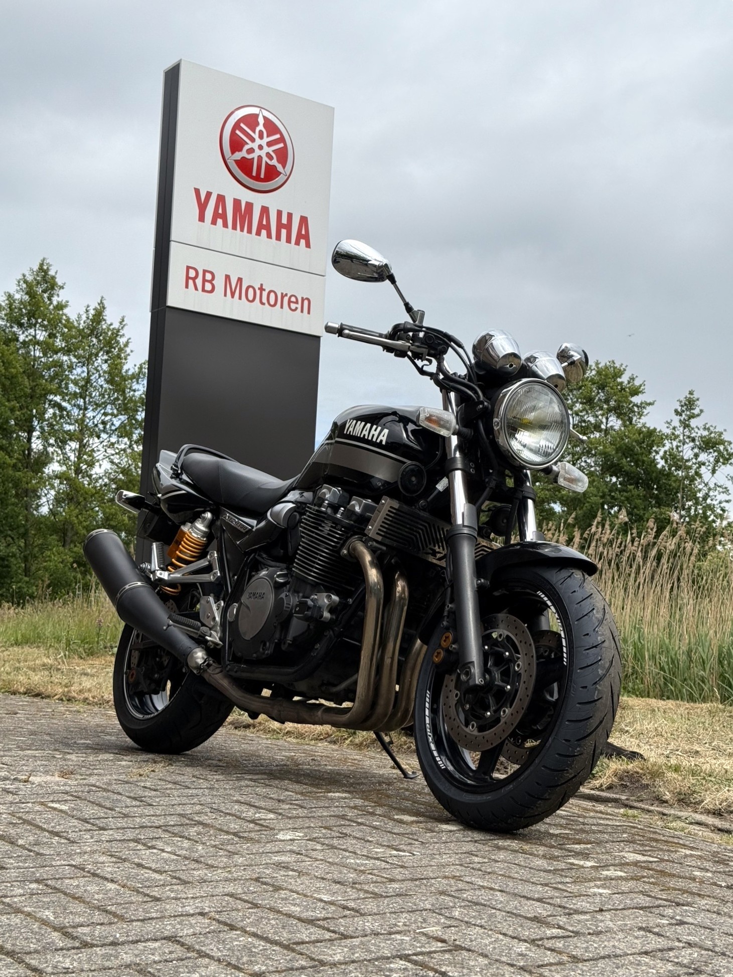 YAMAHA XJR 1300