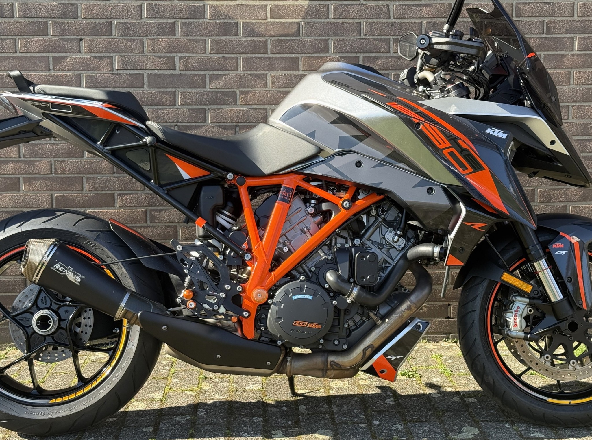 KTM 1290 SUPERDUKE GT R