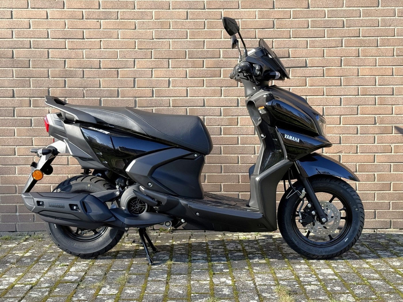 YAMAHA RayZR