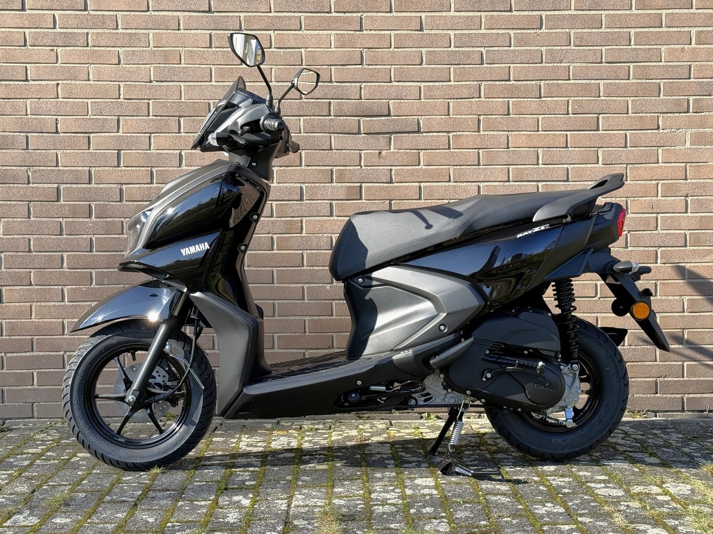 YAMAHA RayZR