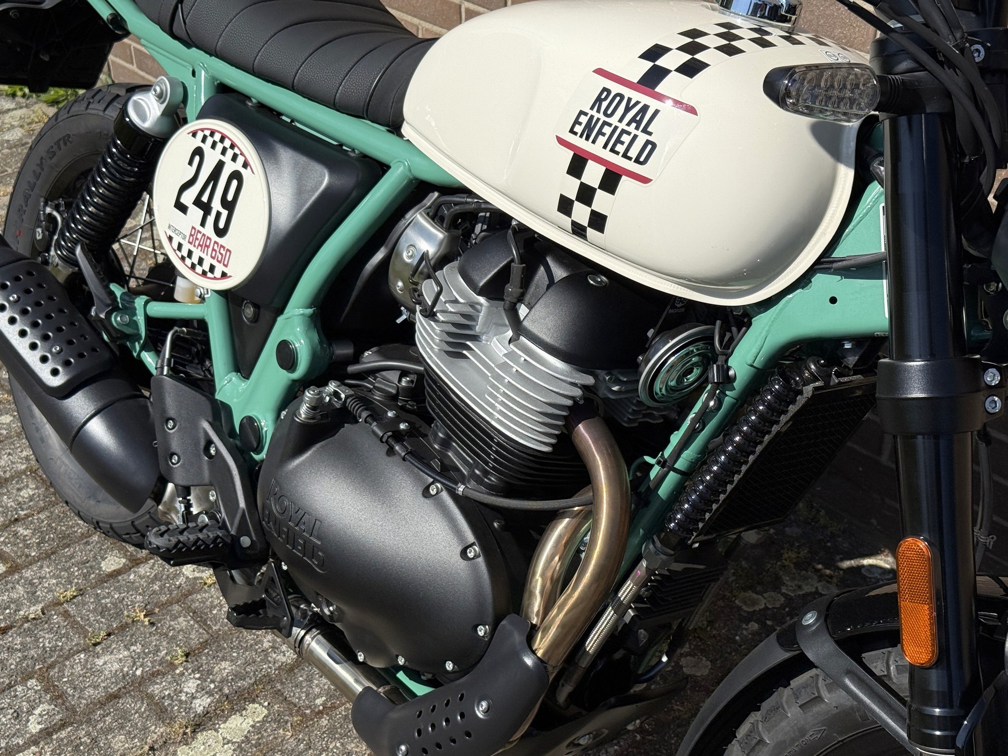 ROYAL-ENFIELD Bear 650