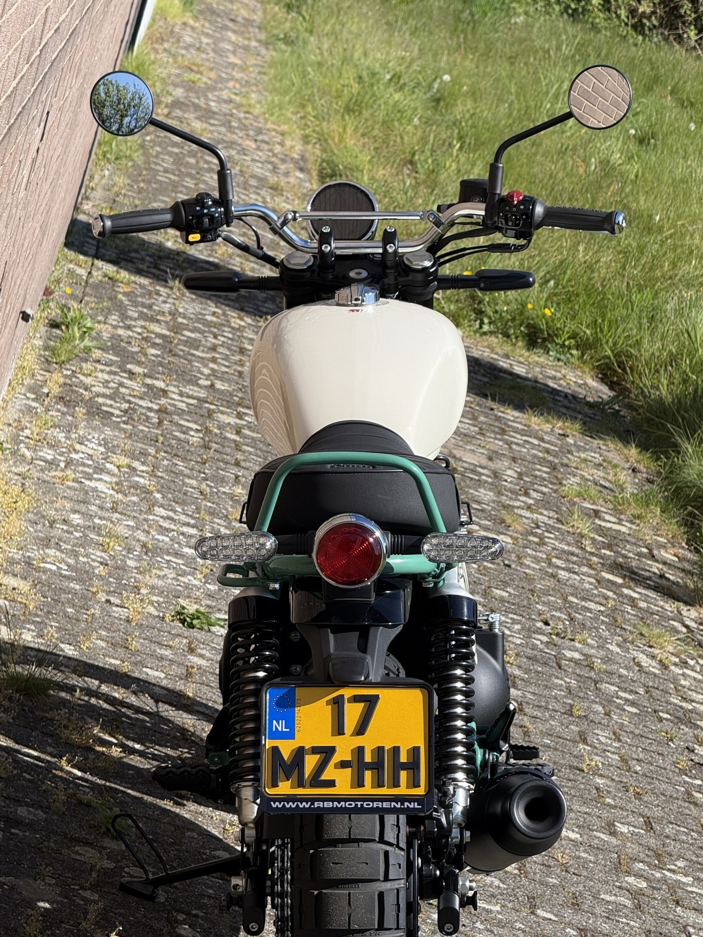 ROYAL-ENFIELD Bear 650