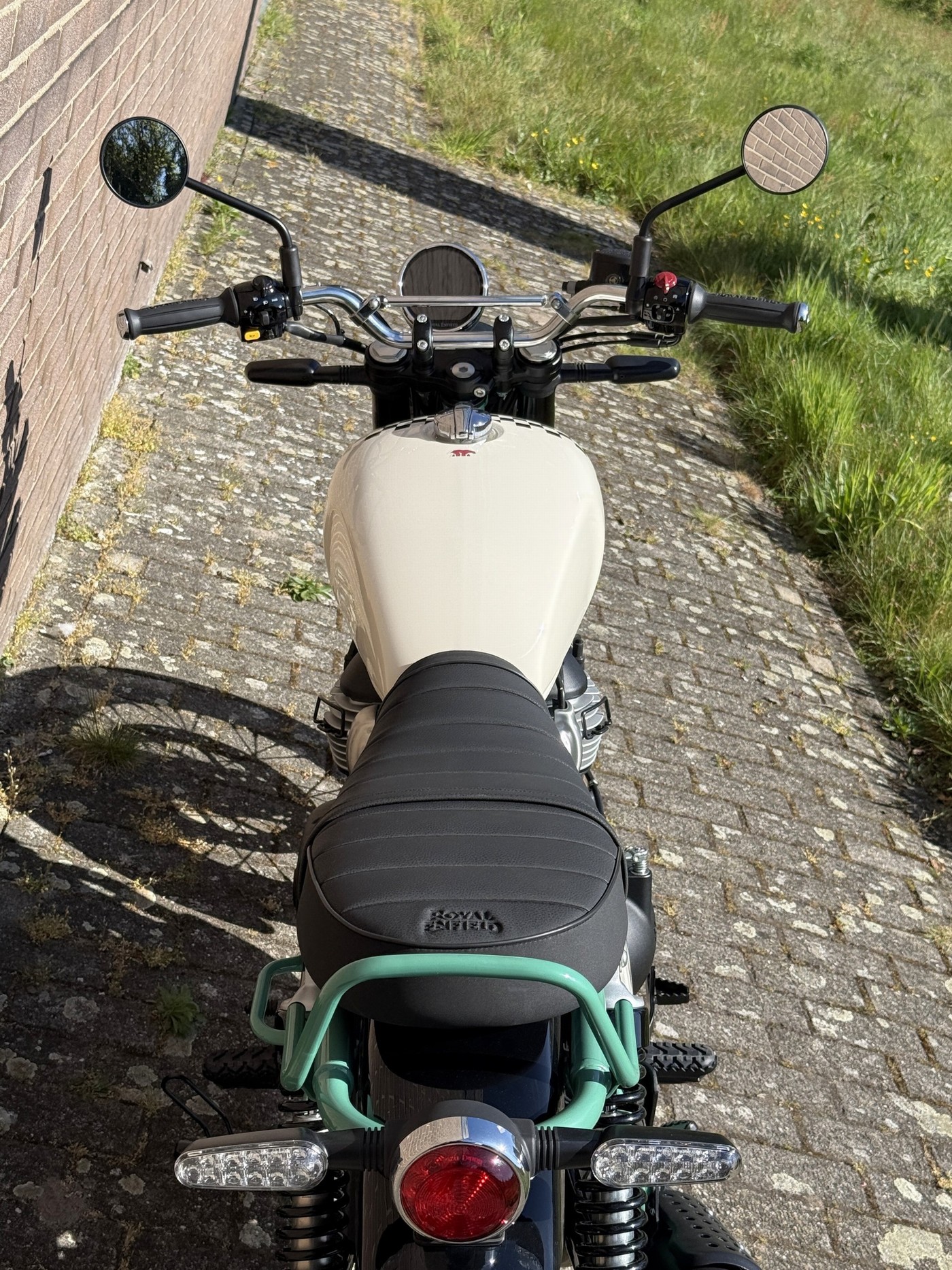 ROYAL-ENFIELD Bear 650