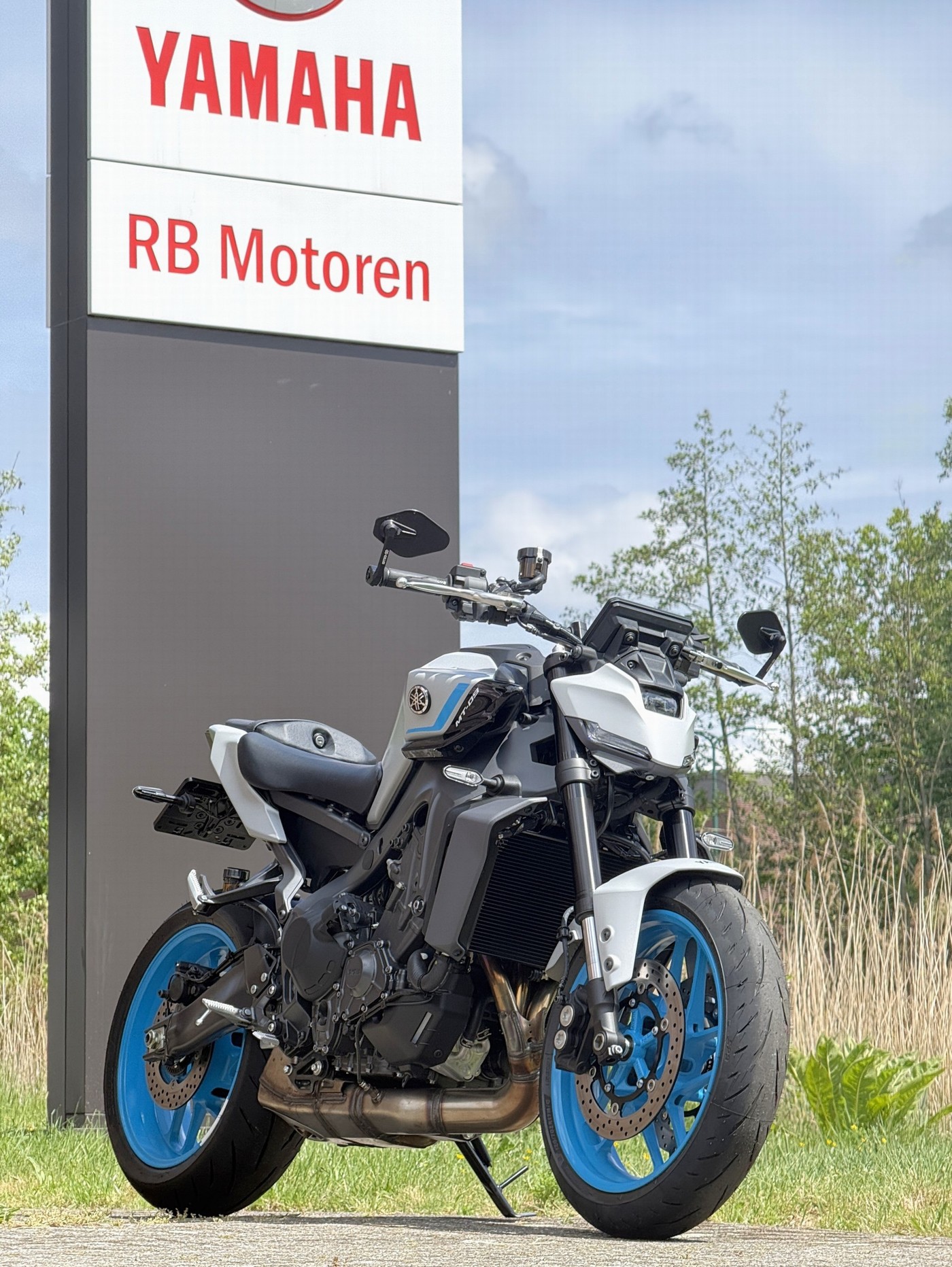 YAMAHA MT 09