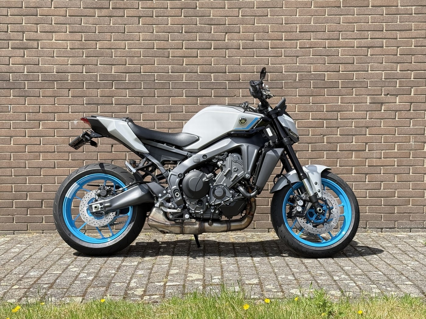 YAMAHA MT 09