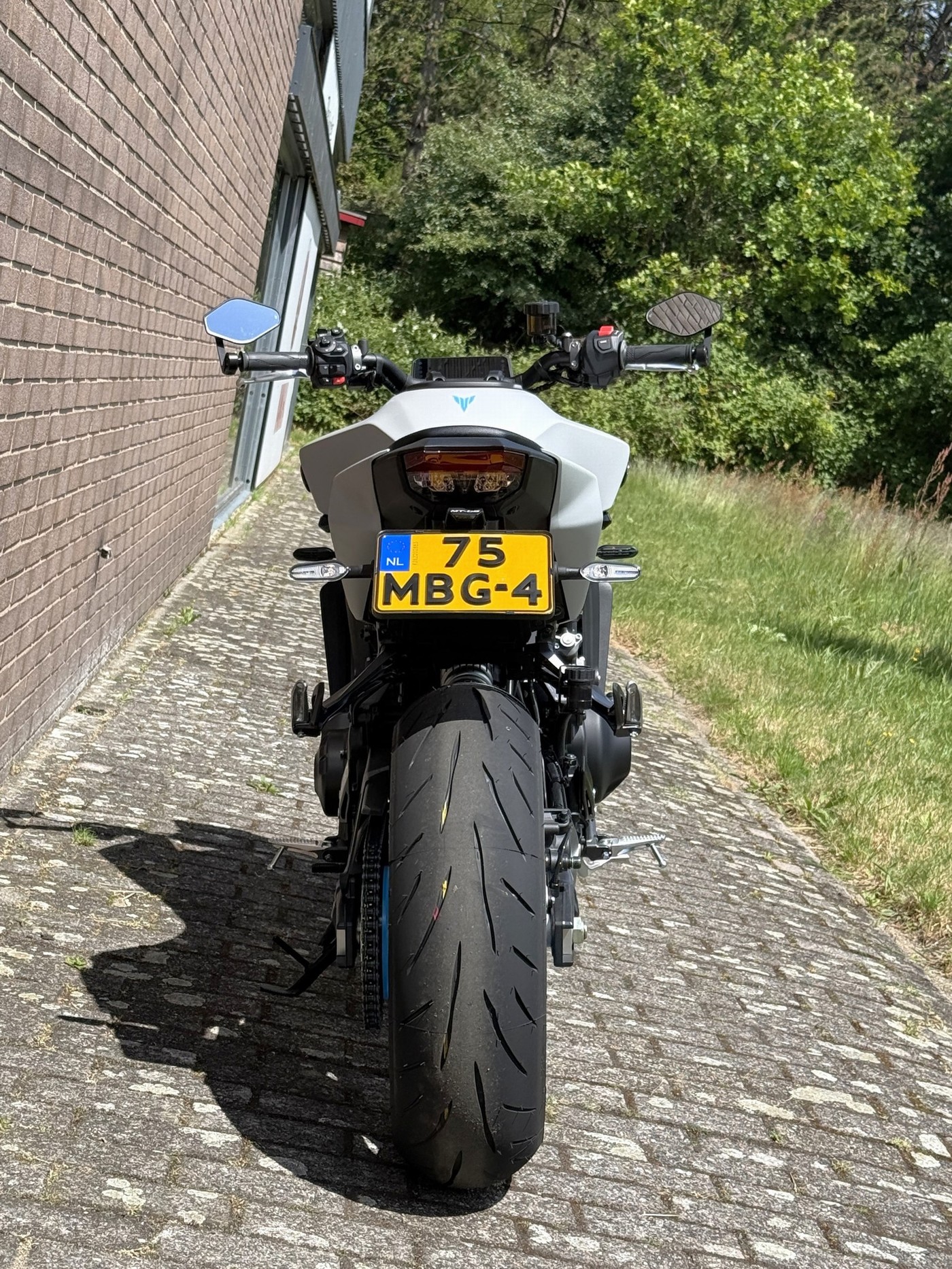 YAMAHA MT 09