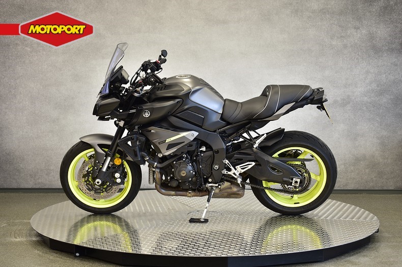 YAMAHA - MT 10