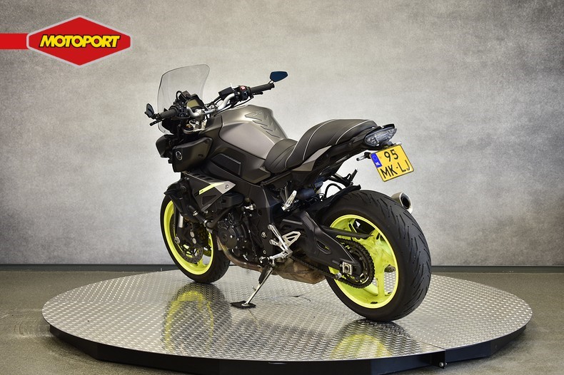YAMAHA - MT 10